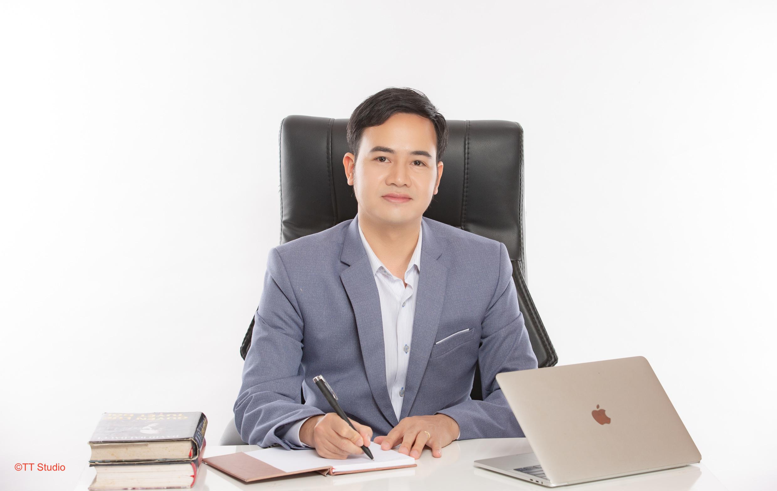Mr Sang